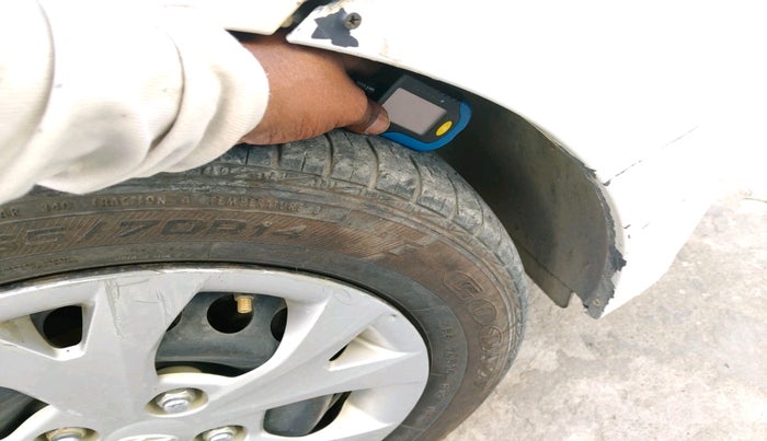 2014 Hyundai Grand i10 SPORTZ 1.1 CRDI, Diesel, Manual, 1,08,381 km, tyre