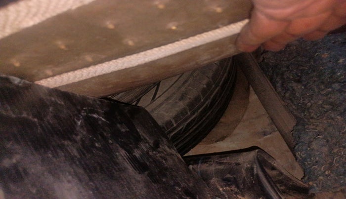 2011 Toyota Etios G, Petrol, Manual, 1,00,560 km, tyre