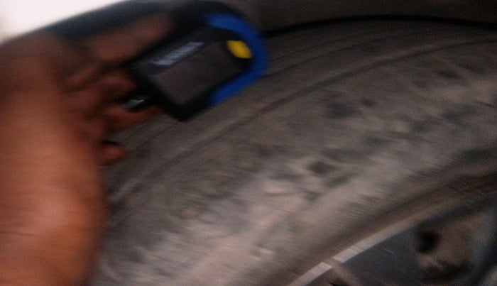 2011 Toyota Etios G, Petrol, Manual, 1,00,560 km, tyre