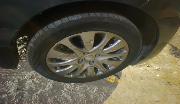 2018 Maruti Baleno ALPHA DIESEL 1.3, Diesel, Manual, 1,36,704 km, tyre