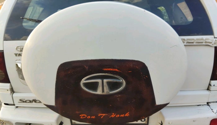 2014 Tata Safari 4X2 LX DICOR, Diesel, Manual, 76,258 km, tyre