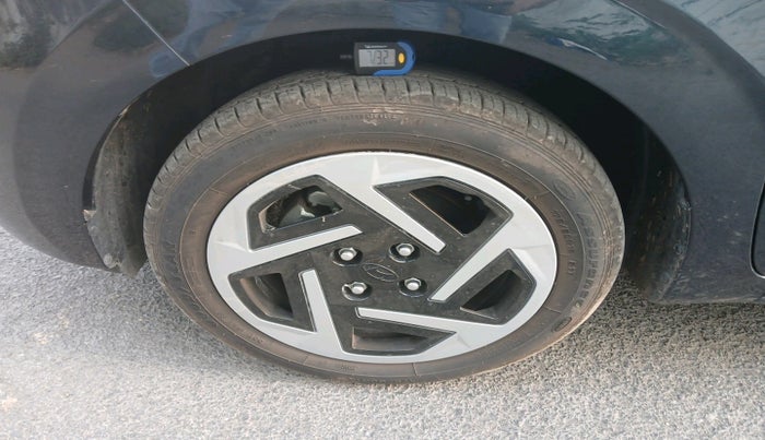 2025 Hyundai GRAND I10 NIOS SPORTZ AMT 1.2 KAPPA VTVT, Petrol, Automatic, 1,841 km, tyre