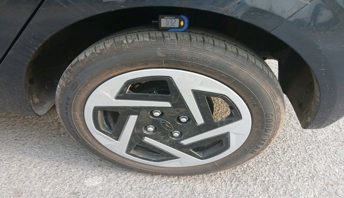 2025 Hyundai GRAND I10 NIOS SPORTZ AMT 1.2 KAPPA VTVT, Petrol, Automatic, 1,841 km, tyre