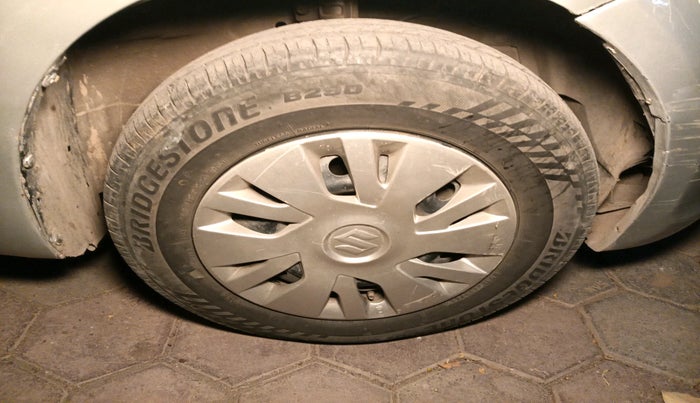 2015 Maruti Swift VDI, Diesel, Manual, 1,18,553 km, tyre