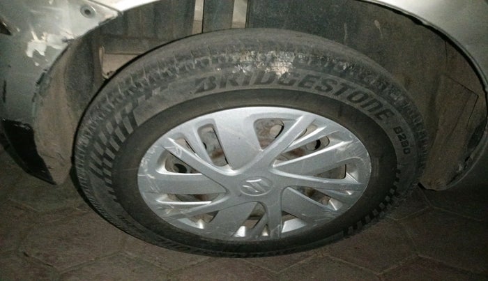 2015 Maruti Swift VDI, Diesel, Manual, 1,18,553 km, tyre