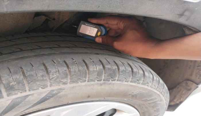 2020 Hyundai VENUE S 1.2, CNG, Manual, 90,560 km, tyre