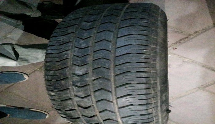 2016 Maruti Swift VXI, Petrol, Manual, 97,159 km, tyre