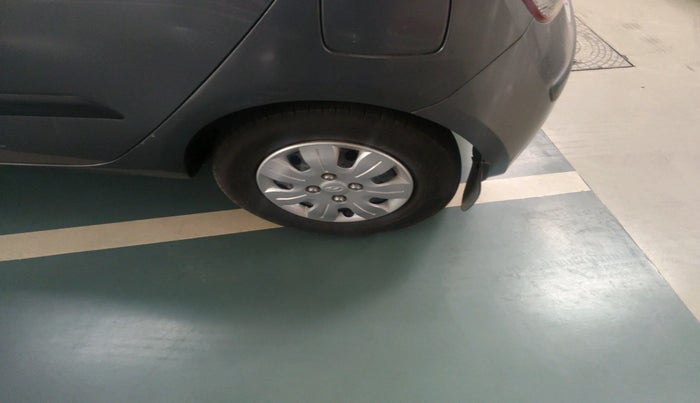 2010 Hyundai i10 SPORTZ 1.2 AT, Petrol, Automatic, 65,123 km, tyre