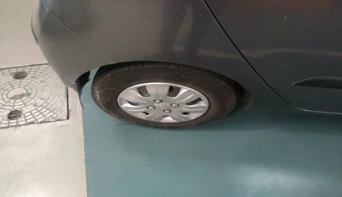 2010 Hyundai i10 SPORTZ 1.2 AT, Petrol, Automatic, 65,123 km, tyre