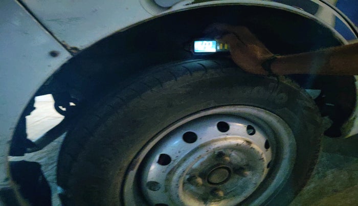 2017 Maruti Wagon R 1.0 LXI CNG, CNG, Manual, 1,36,549 km, tyre