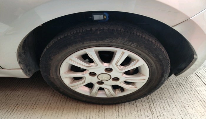 2018 Tata Tiago XZA PETROL, Petrol, Automatic, 40,070 km, tyre