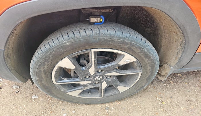 2021 Tata PUNCH CREATIVE  1.2 RTN DUAL TONE, Petrol, Manual, 70,480 km, tyre