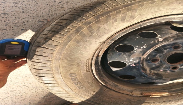 2011 Hyundai Eon MAGNA, CNG, Manual, 47,273 km, tyre