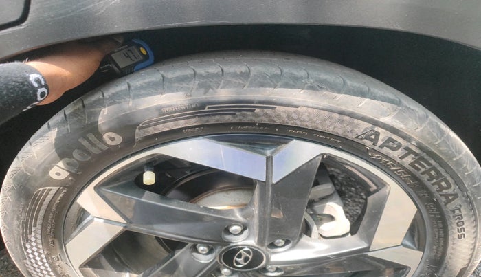 2022 Hyundai ALCAZAR PLATINUM (O) 6STR 2.0 AT, Petrol, Automatic, 34,764 km, tyre