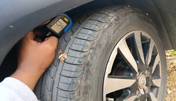 2014 Toyota Etios CROSS 1.4 GD, Diesel, Manual, 1,50,735 km, tyre