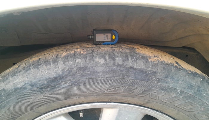 2011 Toyota Fortuner 3.0 4X4 MT, Diesel, Manual, 1,84,344 km, tyre