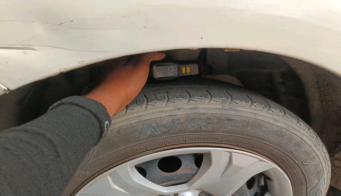 2015 Ford Ecosport TREND 1.5L DIESEL, Diesel, Manual, 1,59,569 km, tyre