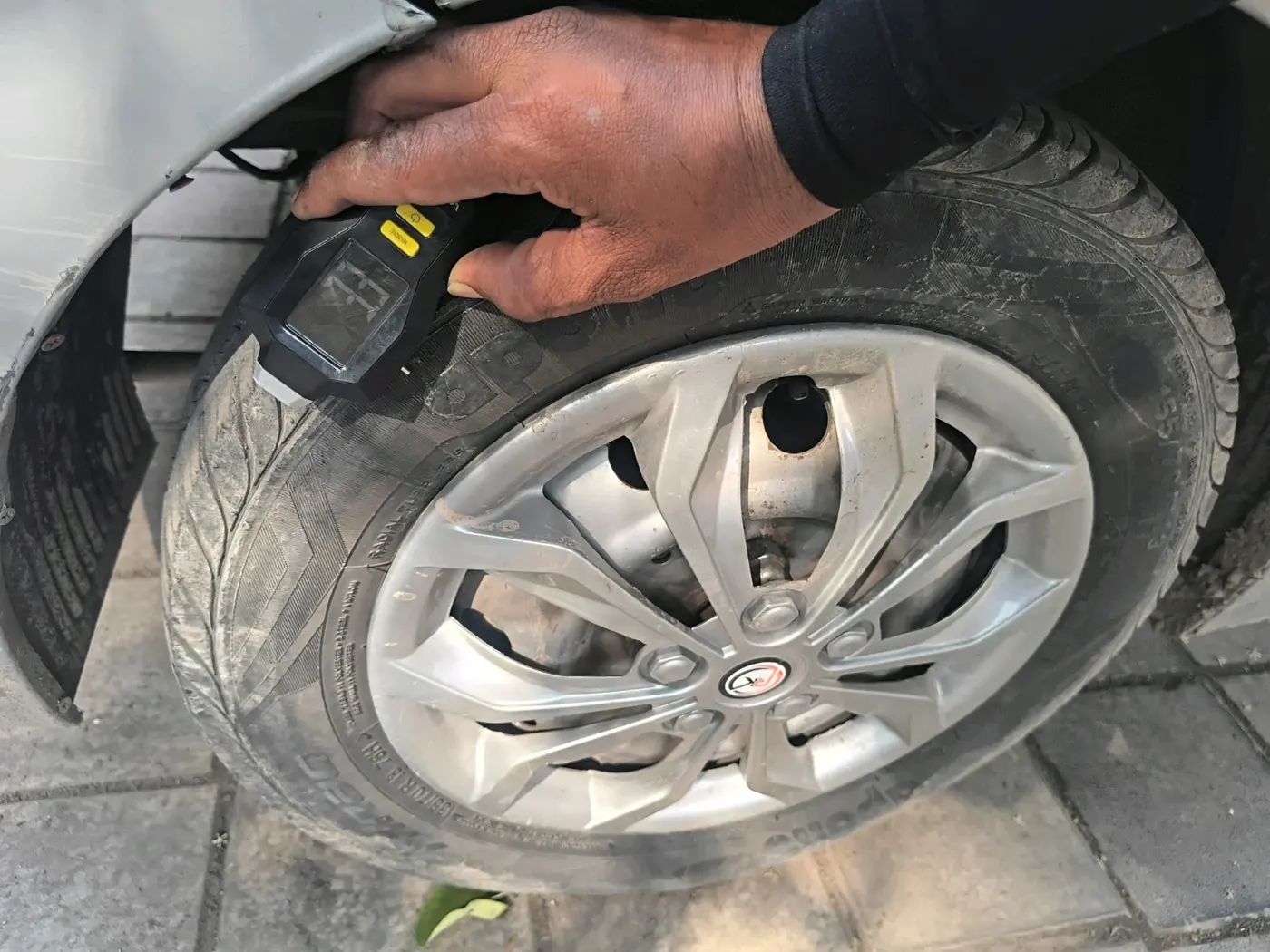 2018 Hyundai Eon ERA +, Petrol, Manual, 42,054 km, tyre