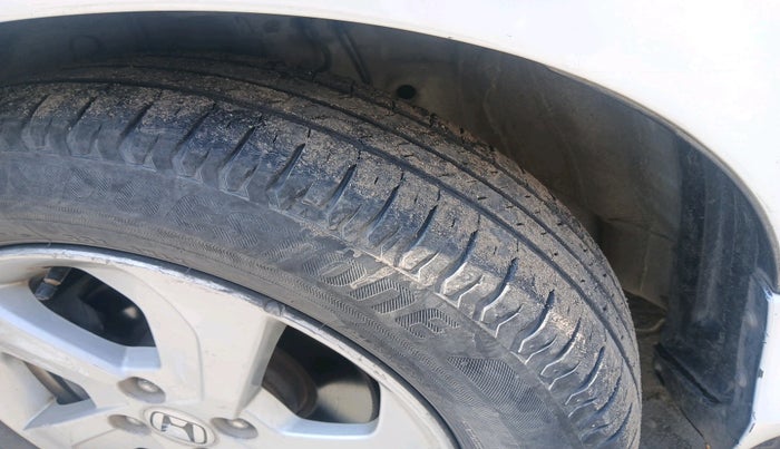 2016 Honda City 1.5L I-DTEC V, Diesel, Manual, 1,54,329 km, tyre