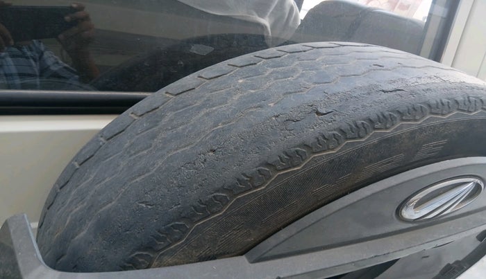 2013 Mahindra Bolero SLE BS-III, Diesel, Manual, 76,144 km, tyre