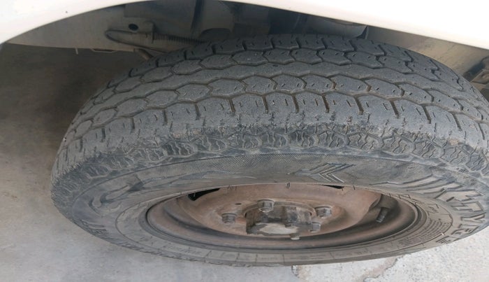 2013 Mahindra Bolero SLE BS-III, Diesel, Manual, 76,144 km, tyre