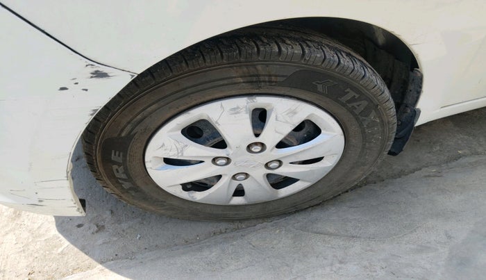 2011 Hyundai i10 MAGNA 1.2, CNG, Manual, 1,26,663 km, tyre