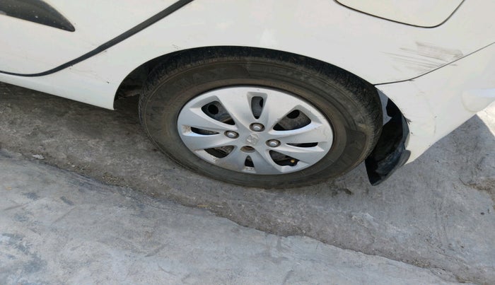 2011 Hyundai i10 MAGNA 1.2, CNG, Manual, 1,26,663 km, tyre