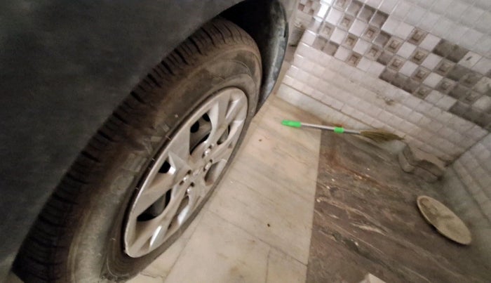 2014 Hyundai Grand i10 SPORTZ 1.2 KAPPA VTVT, Petrol, Manual, 1,15,788 km, tyre