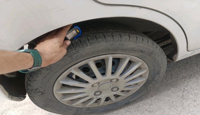 2013 Maruti Wagon R 1.0 VXI, Petrol, Manual, 58,968 km, tyre