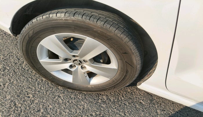 2020 Skoda Rapid 1.0 AMBITION TSI MT, Petrol, Manual, 98,483 km, tyre