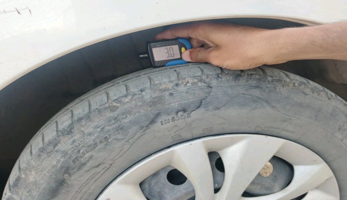 2020 Maruti Swift VXI, CNG, Manual, 59,430 km, tyre