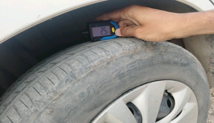 2020 Maruti Swift VXI, CNG, Manual, 59,430 km, tyre