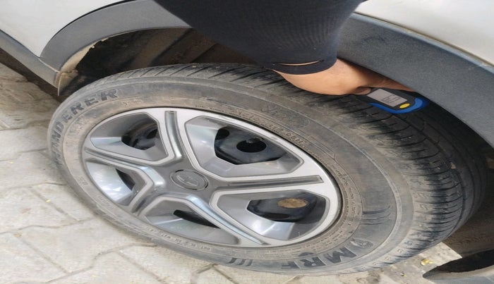 2017 Tata NEXON XT DIESEL, Diesel, Manual, 1,43,643 km, tyre