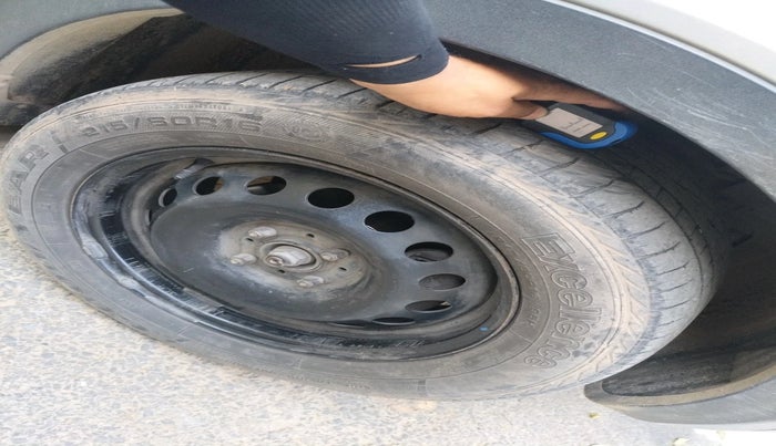 2017 Tata NEXON XT DIESEL, Diesel, Manual, 1,43,643 km, tyre