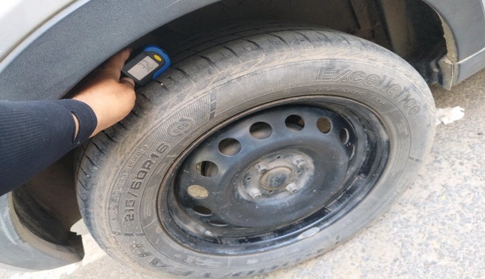 2017 Tata NEXON XT DIESEL, Diesel, Manual, 1,43,643 km, tyre