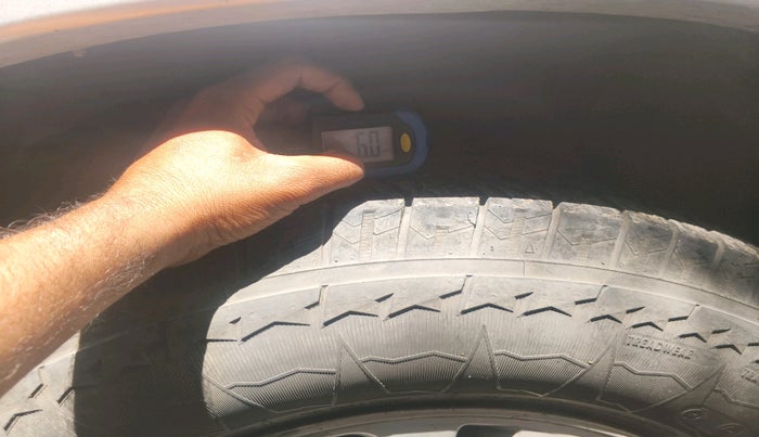 2014 Toyota Fortuner 3.0 4X2 AT, Diesel, Automatic, 4,29,080 km, tyre