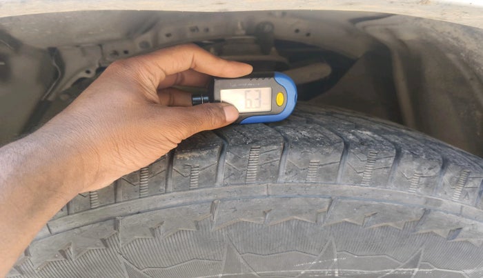 2014 Toyota Fortuner 3.0 4X2 AT, Diesel, Automatic, 4,29,080 km, tyre