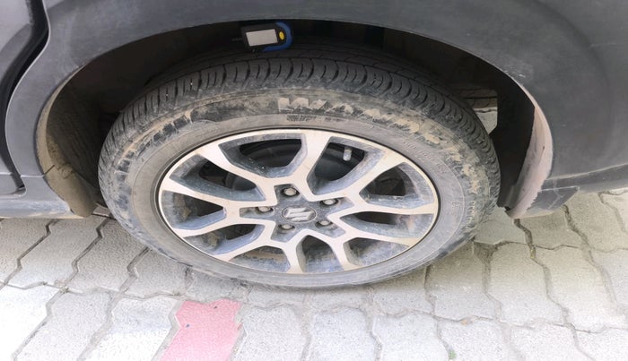 2024 Maruti XL6 ALPHA MT, Petrol, Manual, 17,795 km, tyre