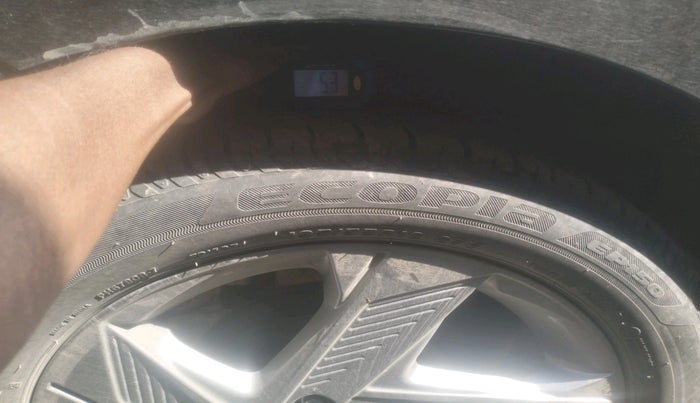 2022 Hyundai Verna SX 1.5 CRDI, Diesel, Manual, 30,606 km, tyre