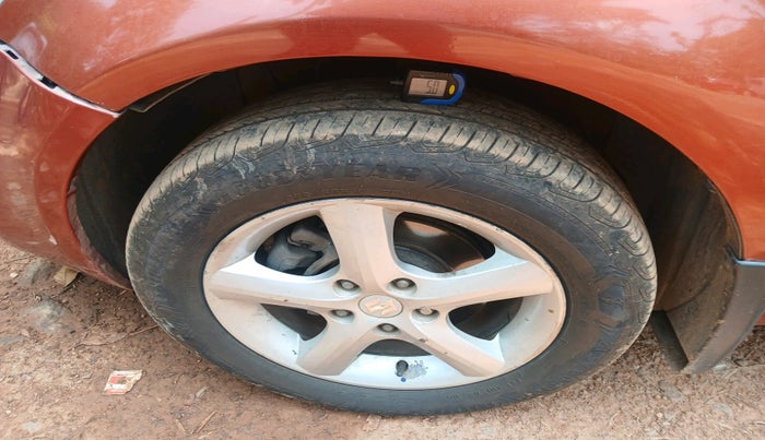 2008 Maruti SX4 ZXI, Petrol, Manual, 1,00,929 km, tyre