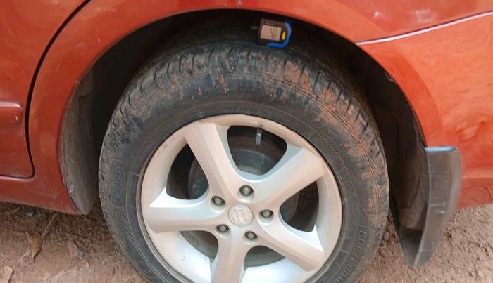 2008 Maruti SX4 ZXI, Petrol, Manual, 1,00,929 km, tyre