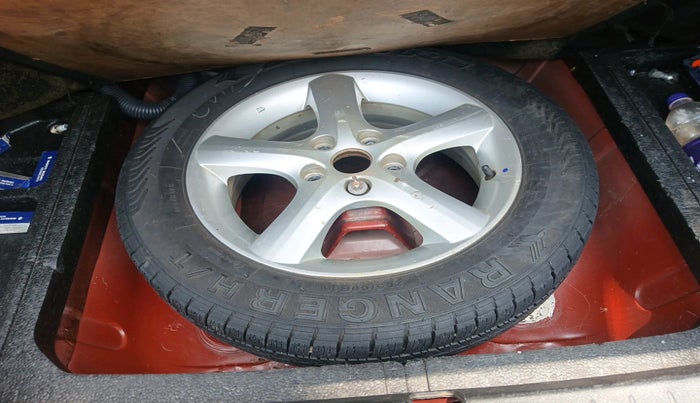 2008 Maruti SX4 ZXI, Petrol, Manual, 1,00,929 km, tyre