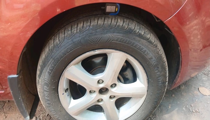 2008 Maruti SX4 ZXI, Petrol, Manual, 1,00,929 km, tyre