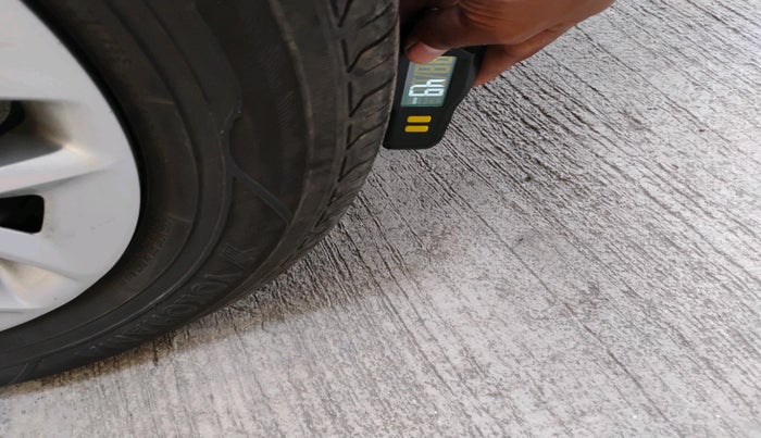 2016 Ford Figo Aspire AMBIENTE 1.5 DIESEL, Diesel, Manual, 1,95,336 km, tyre