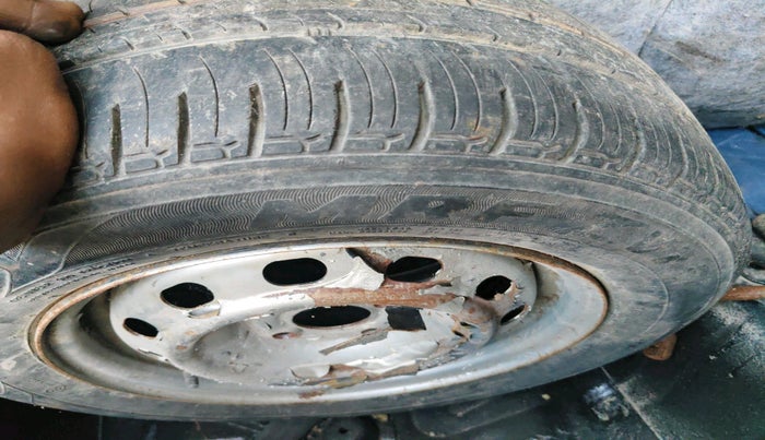 2016 Mahindra Kuv100 K8 D 6 STR, Diesel, Manual, 8,50,302 km, tyre