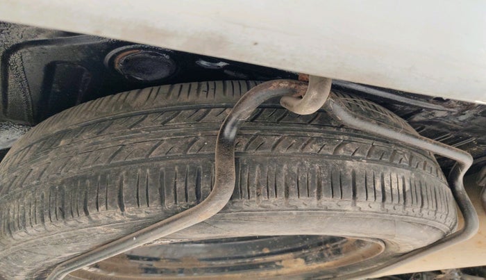 2016 Maruti Ertiga VXI CNG, CNG, Manual, 71,330 km, tyre