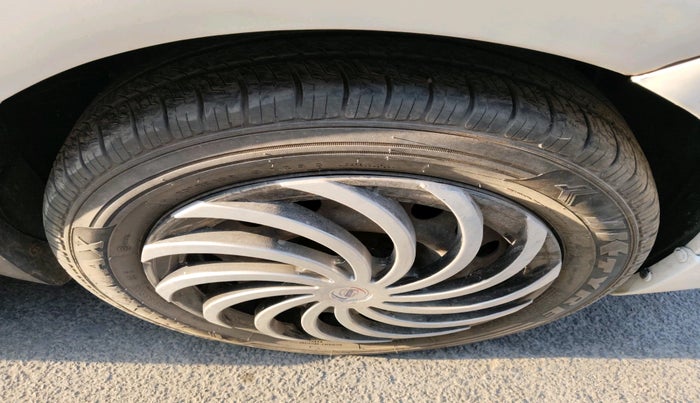 2016 Maruti Ertiga VXI CNG, CNG, Manual, 71,330 km, tyre