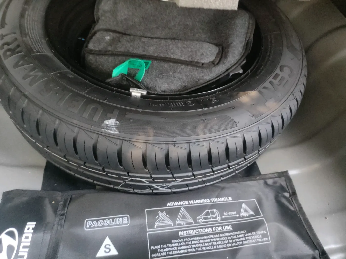 2025 Hyundai AURA SX 1.2 CNG, CNG, Manual, 6,018 km, tyre