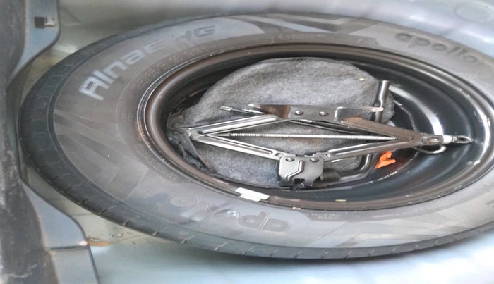 2019 Hyundai VENUE SX(O) 1.4 CRDI, Diesel, Manual, 1,56,399 km, tyre