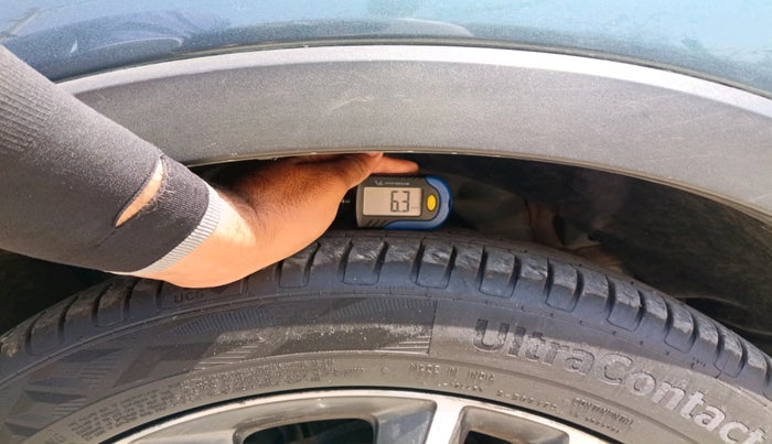 2021 Mahindra XUV300 W8 (O) 1.2 PETROL AMT, Petrol, Automatic, 90,532 km, tyre